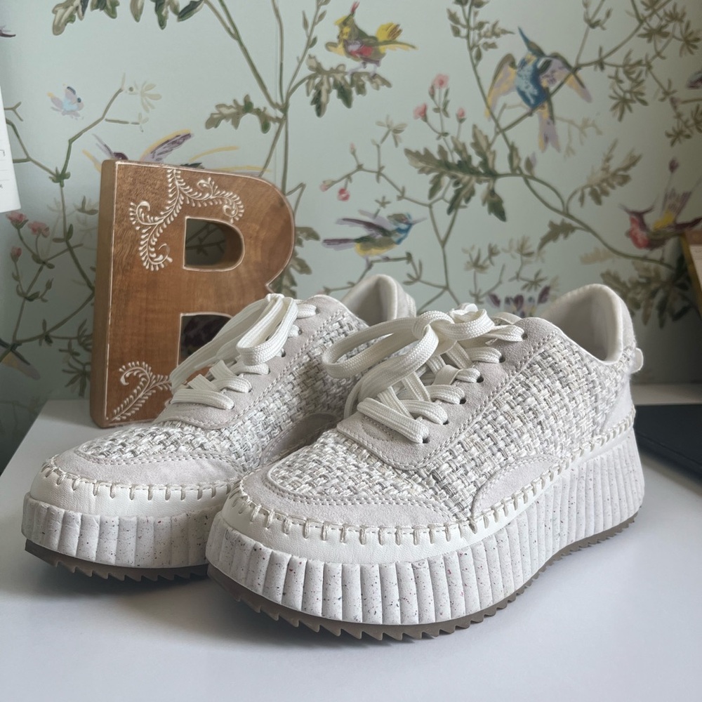 Universal Threads Sneakers